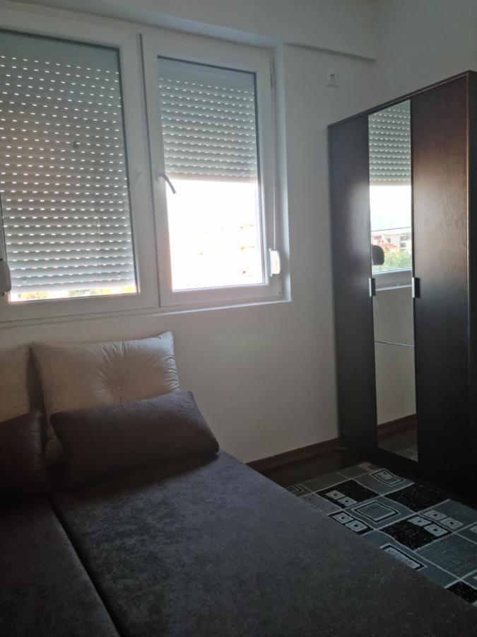 Lester Apartments Skopje Esterno foto