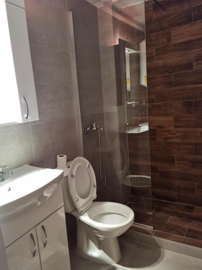 Lester Apartments Skopje Esterno foto