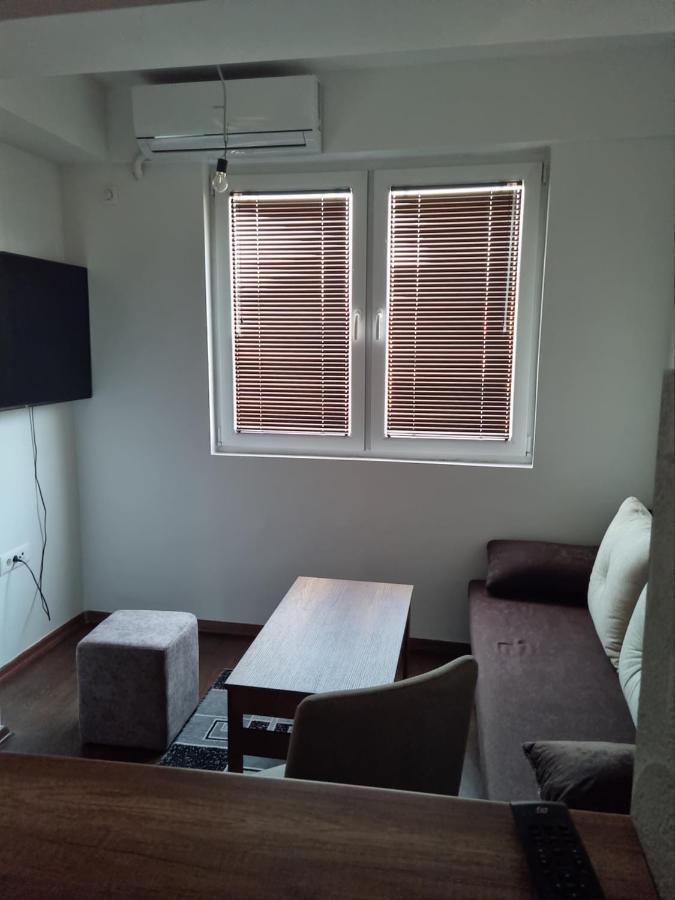 Lester Apartments Skopje Esterno foto